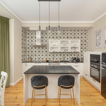 Aesthetic One Bedroom Apartment In Wroclaw By Noclegi Renters Exterior foto